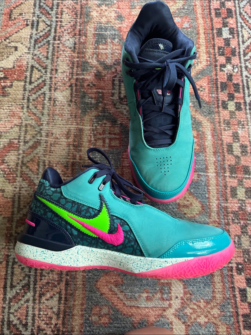 LeBron Nike Men’s Basketball Shoes size 8.5
